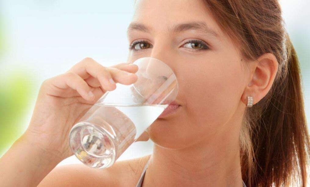 DiaForm Plus jest zmywany wodą bez gazu